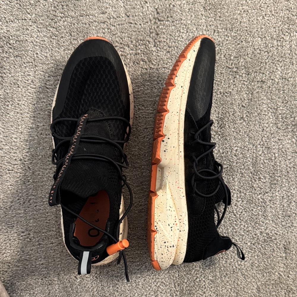 Ollie Gray Black and Peach Women's Sneakers size 8.5